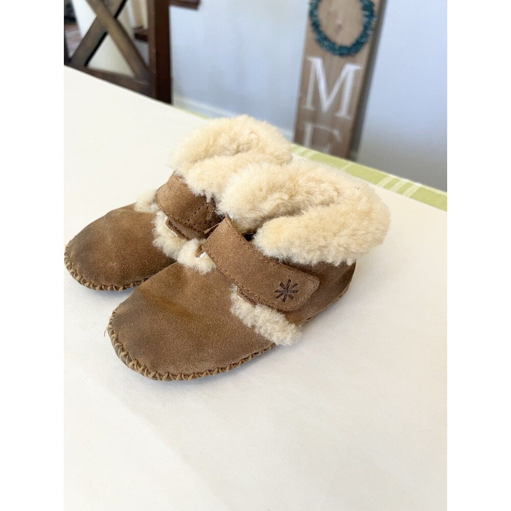 L.L. Bean Toddler Size 5-6 Wicked Good Sheepskin Suede Moccasin Booties Tan